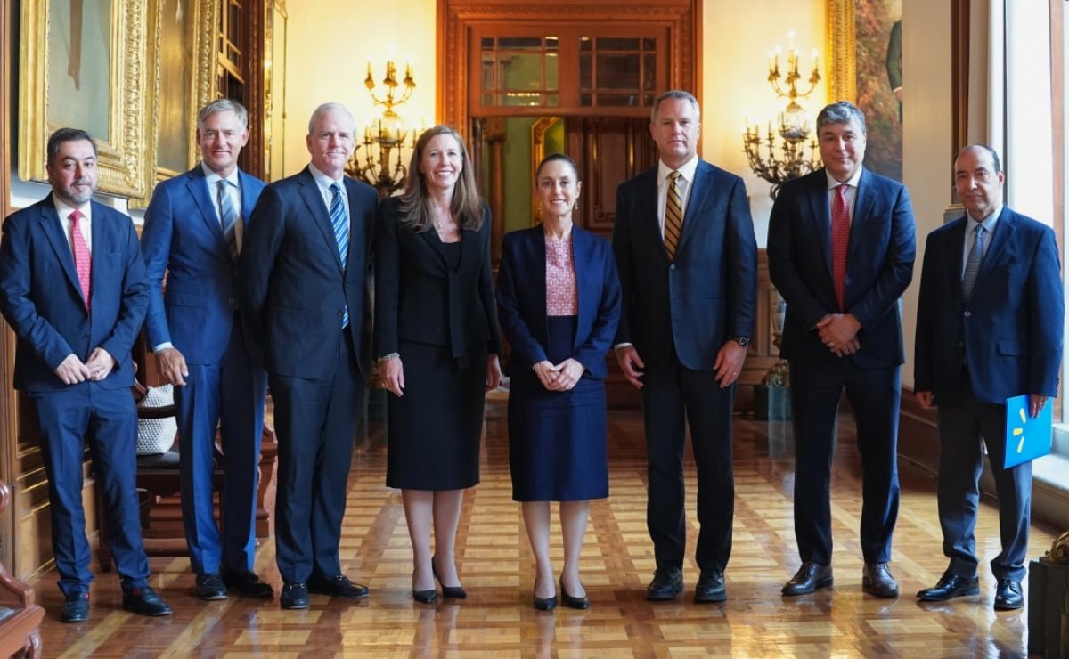 Sheinbaum se Reúne Con CEO de Walmart y Su Equipo en Palacio Nacional; Confirma Inversión de Más de 6 mil MDD