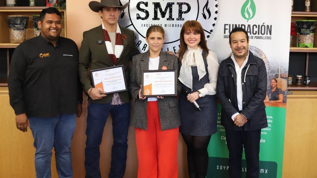 Adolescentes de Centro Capullos se gradúan como parrilleros gracias a la alianza con la SMP