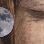 Who son los “niños de la luna” y cuál es la extraña enfermedad que los hace “alérgicos al sol”