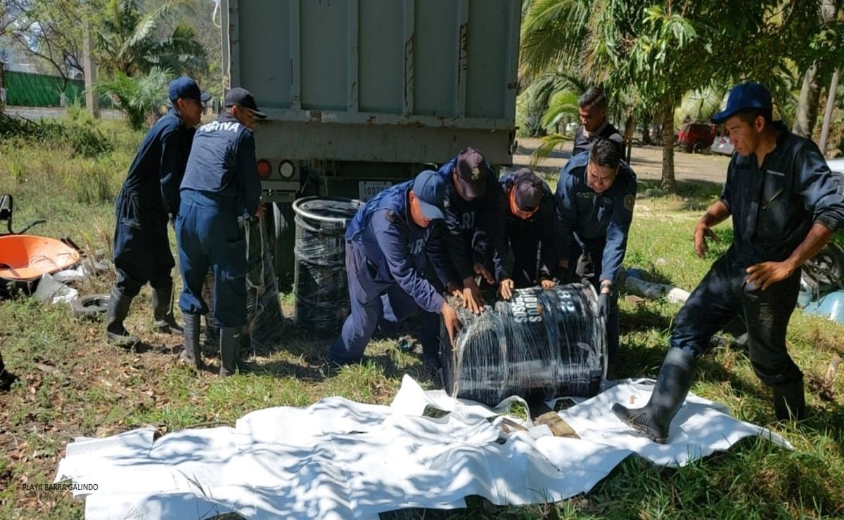 Limpian playas de Veracruz por hidrocarburo recolectan 8 toneladas en el norte del estado
