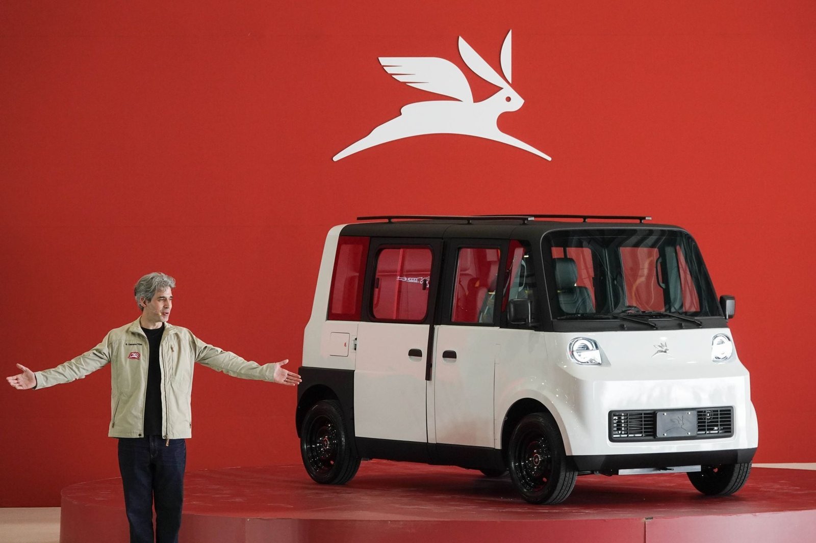 Pip pip, ya llegó Olinia: ¿Cuánto cuesta el auto eléctrico de Claudia Sheinbaum?