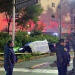 Acribillan a pareja a bordo de un vehículo en Paseo de la Reforma agresores escaparon en una motocicleta