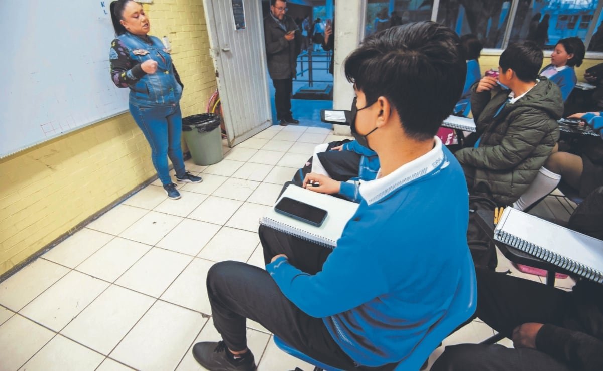 Regulan en 11 estados uso del celular en aulas | El Universal